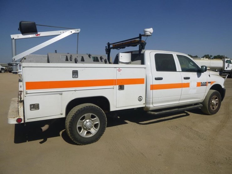 2015-dodge-2500-image-4