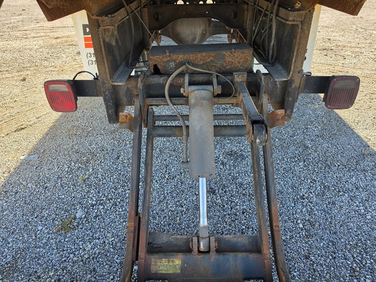 2007-hino-268-image-94