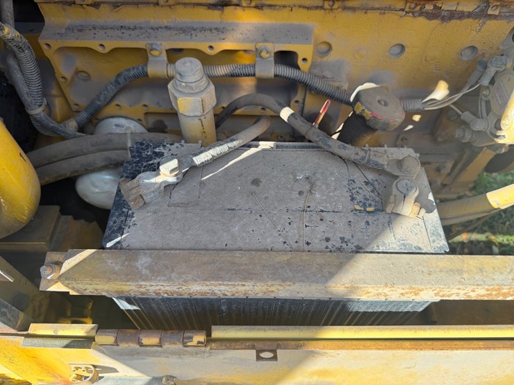 #3534-•-komatsu-gd305a-motor-grader-image-77