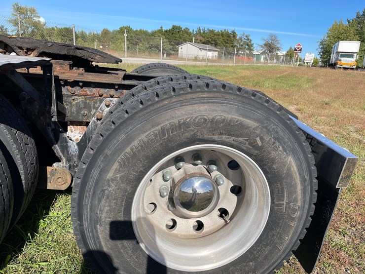 2001-kenworth-w900l-image-30