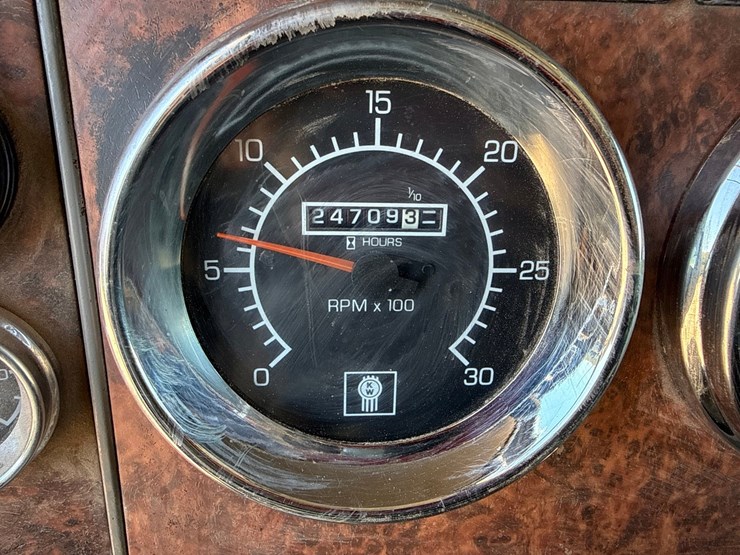 2005-kenworth-t800-image-64