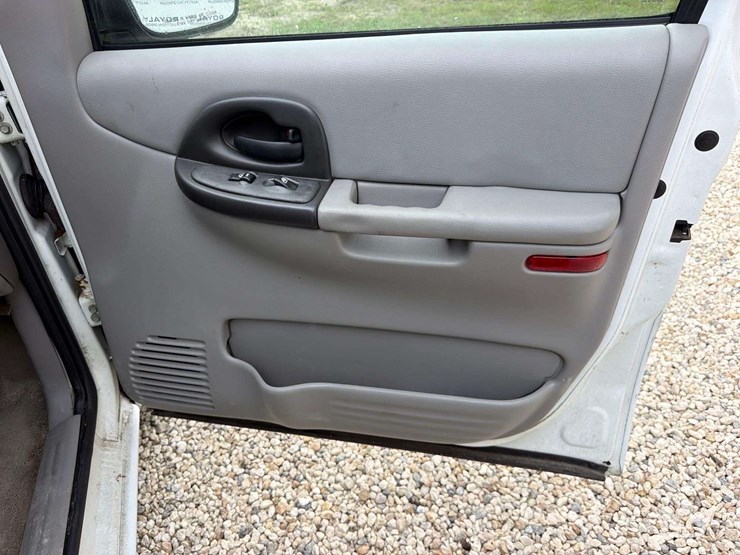 2004-chevrolet-venture-image-20