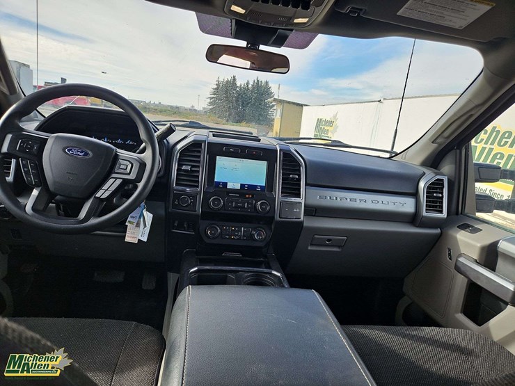 2022-ford-f250-image-30
