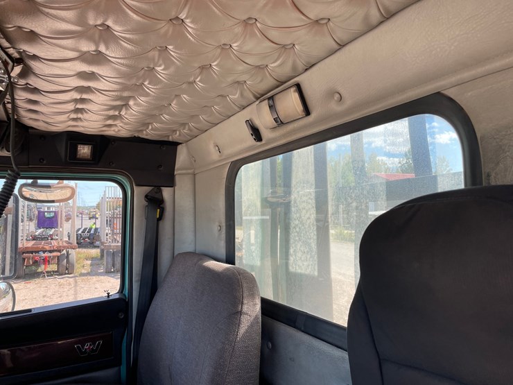 2015-western-star-4900sb-image-73