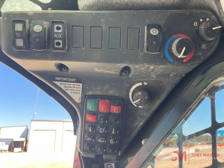 2023-deere-332g-image-19