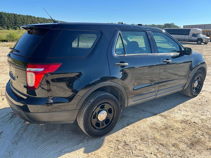 2015-ford-explorer-image-3