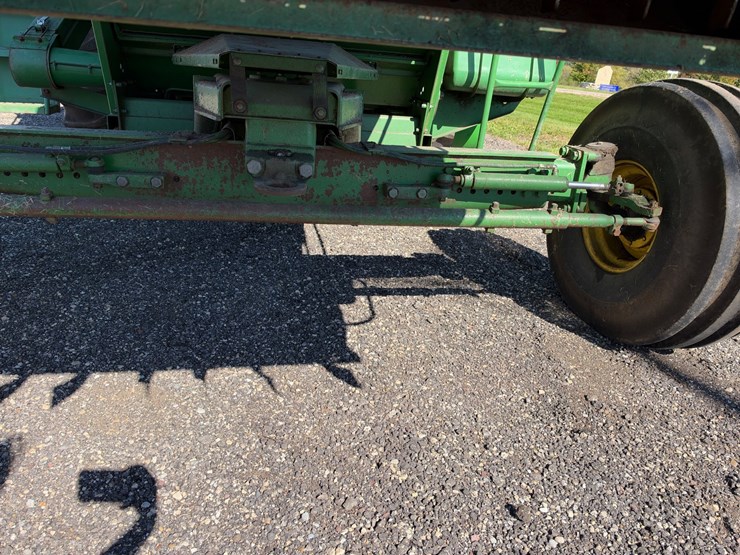 1981-john-deere-7720-image-40