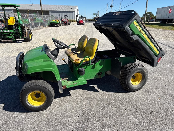 john-deere-turf-gator-image-1