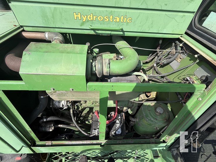1983-john-deere-8820-image-11
