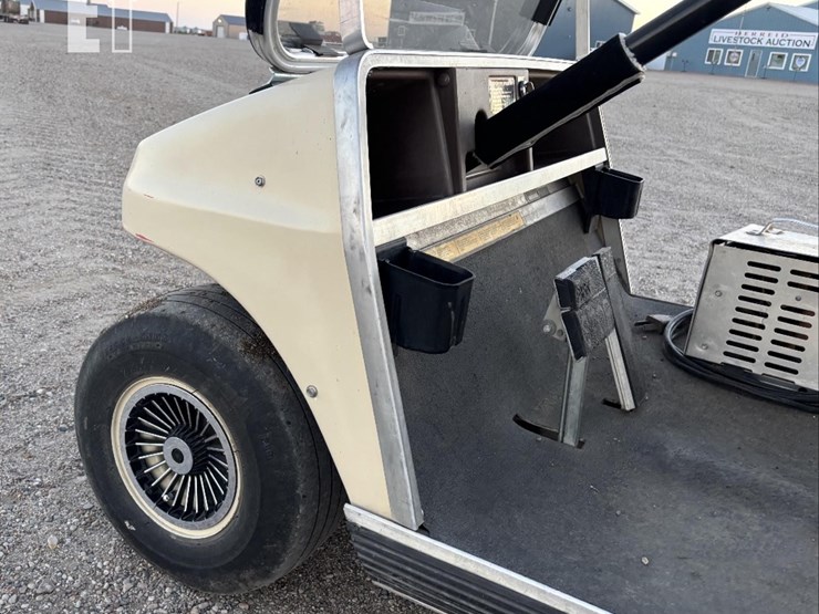 club-car-golf-cart,-brand-new-deka-batteries!-9181-image-9