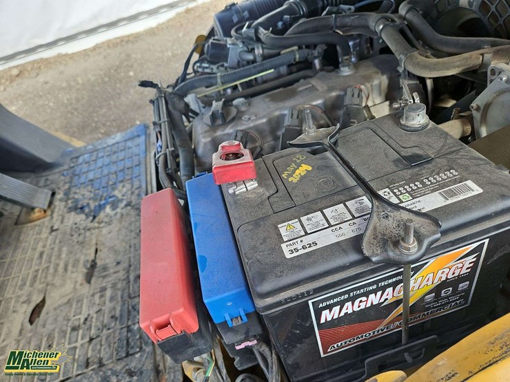 2017-caterpillar-gp25n-image-16