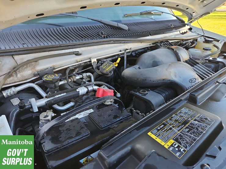 2013-ford-cargo-image-33