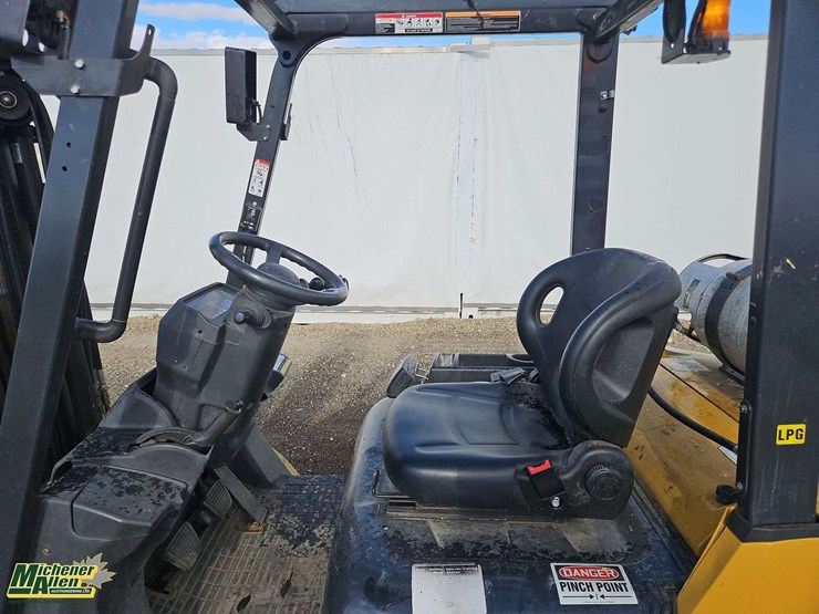 2017-caterpillar-gp25n-image-15