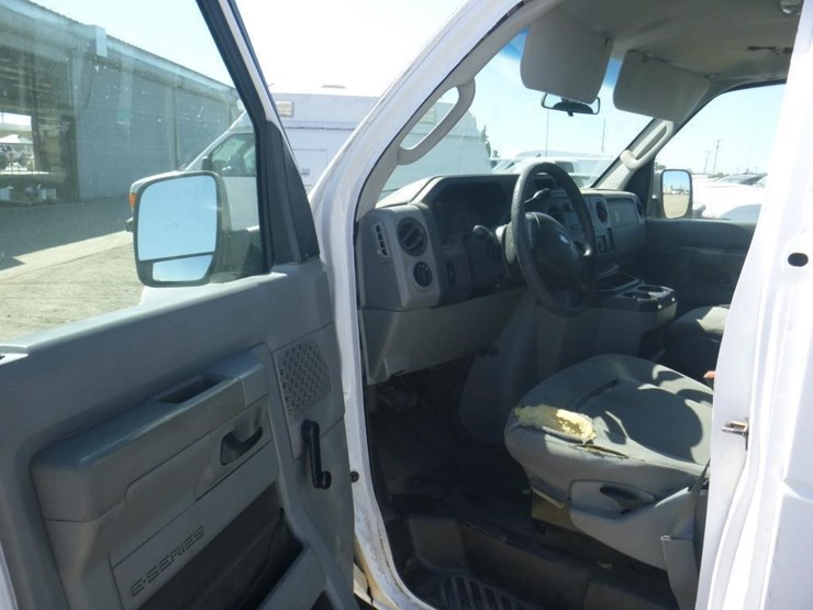 2009-ford-econoline-350-image-6
