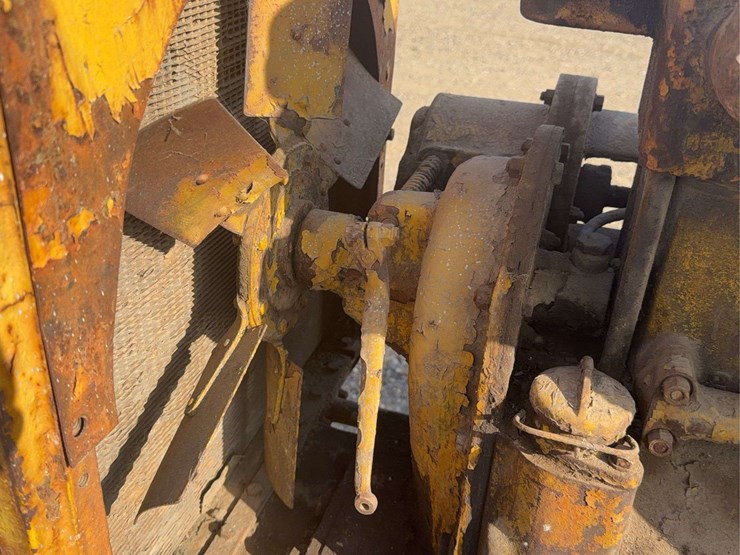 caterpillar-twenty-image-28