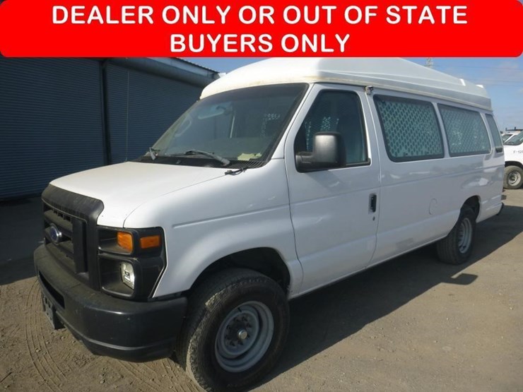 2012-ford-econoline-350-image-1