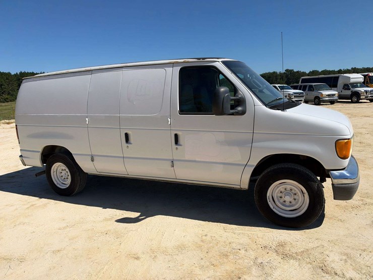 2007-utility-van-image-4