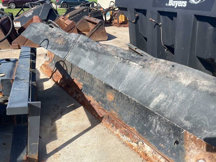 #1819-•-8'-bobcat-straight-blade-snow-plow-image-5