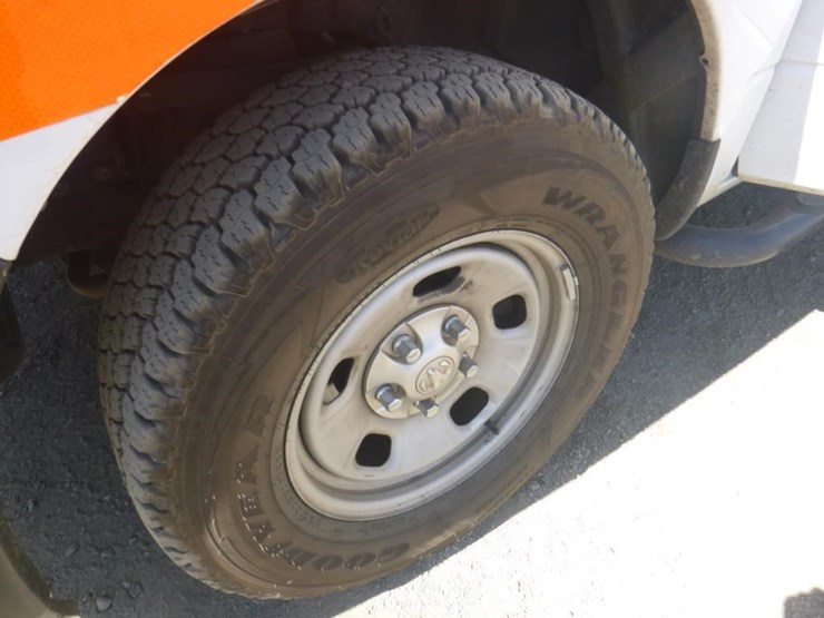 2016-dodge-1500-image-14