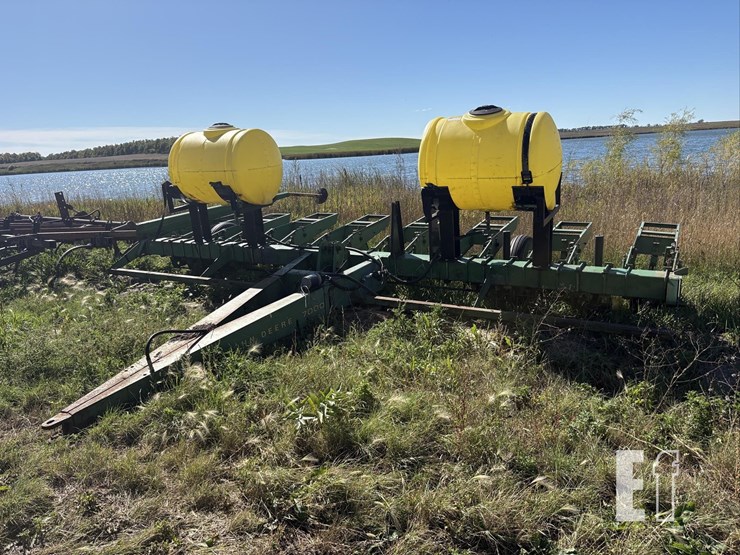 john-deere-7000-image-1