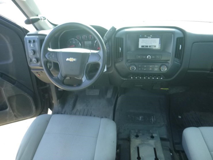 2018-chevrolet-1500-image-10