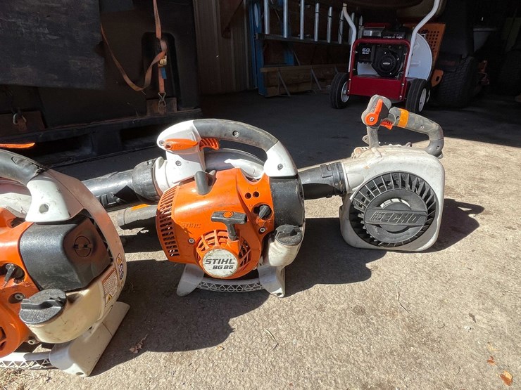 #1856-•-(3)-gas-powered-leaf-blowers-image-3