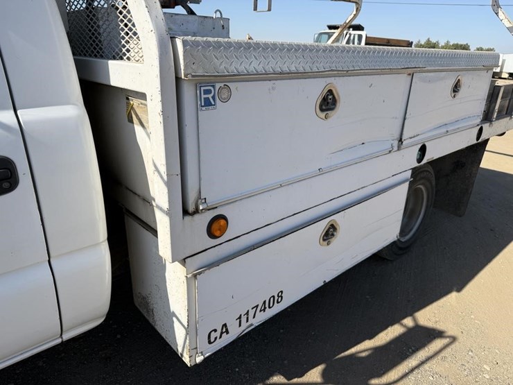 2006-chevrolet-3500-image-27