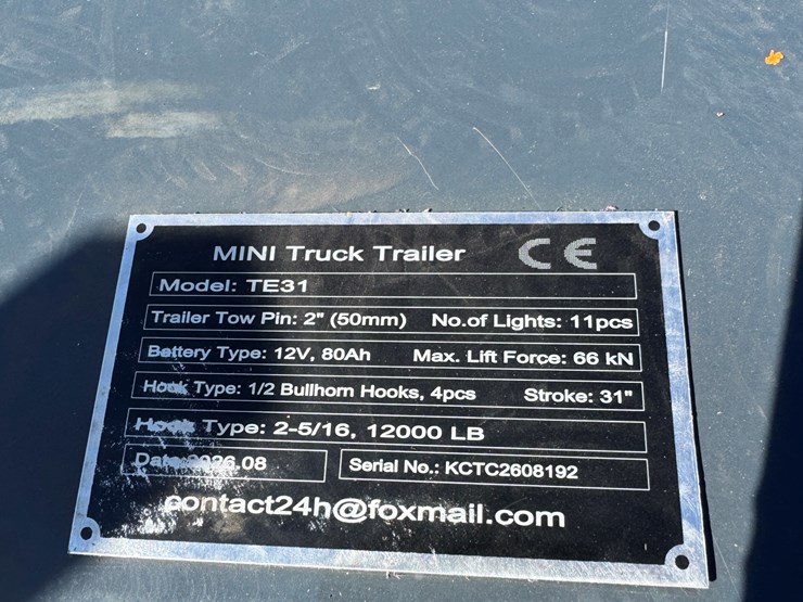future-fifth-wheel-wrecker-attachment-...-missing-orange-light-image-2