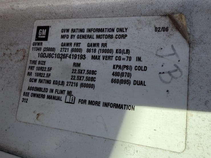 2006-gmc-c6500-chip-truck-image-18