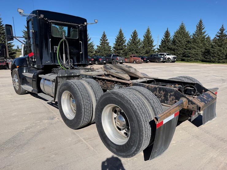 #1728-•-2012-kenworth-day-cab-truck-tractor-image-3