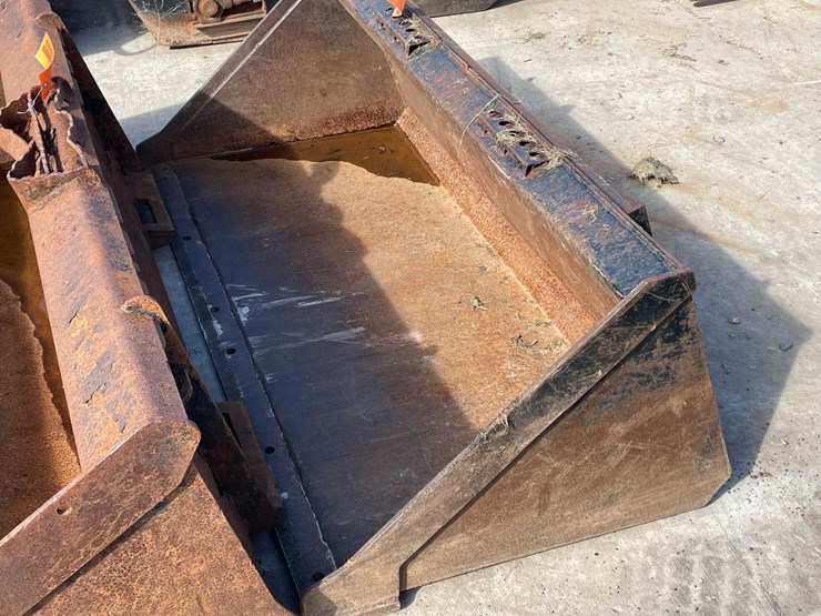 #1812-•-skid-steer-straight-edge-bucket-image-2