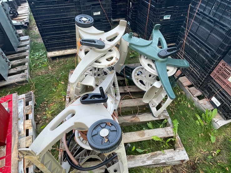 #3226-•-(3)-hose-mobile-hose-reels-image-2
