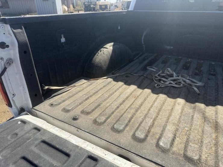 2020-ford-f150-image-28