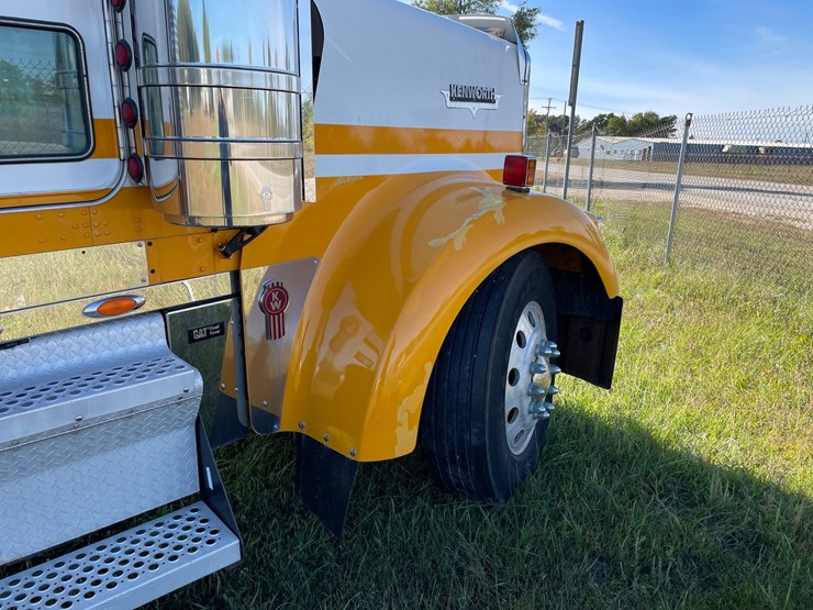 2001-kenworth-w900l-image-57