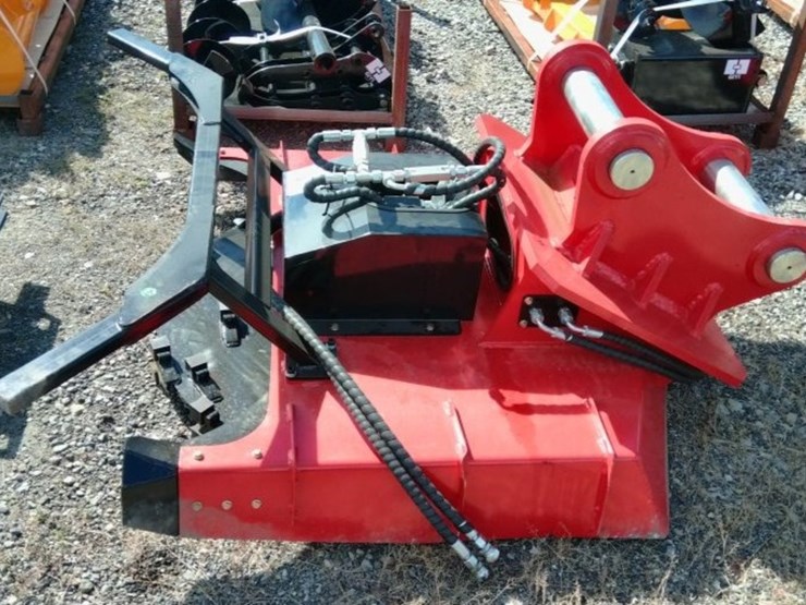 caterpillar-320-image-2