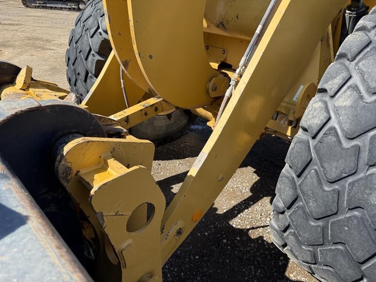 2019-caterpillar-930m-image-24