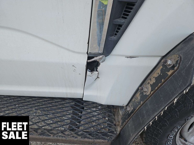 2023-ford-f350-image-40
