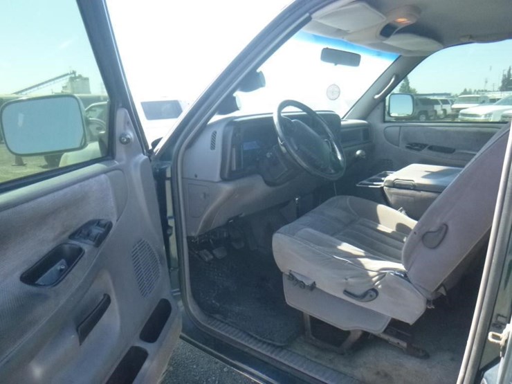 1994-dodge-ram-2500-image-5