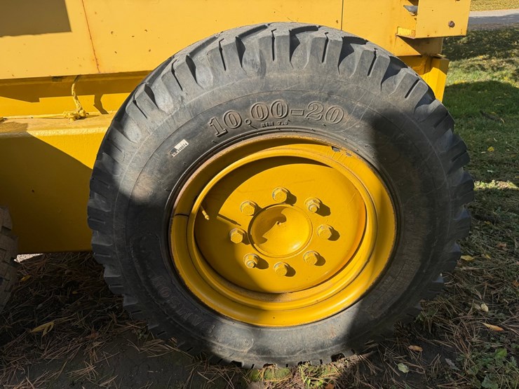 #3534-•-komatsu-gd305a-motor-grader-image-100