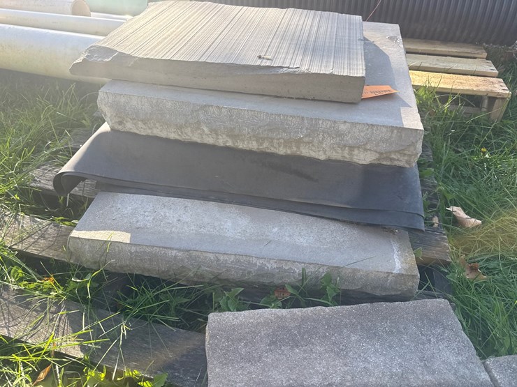 #3181-•-pallet-of-decorative-pavers-image-3