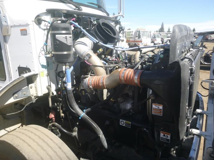 2023-peterbilt-337-image-15