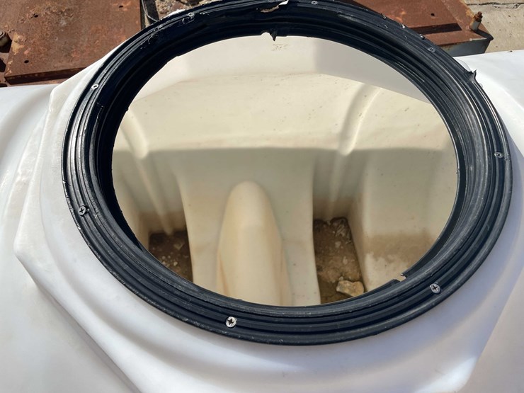 #1837-•-500-gallon-horizontal-leg-tank-image-6