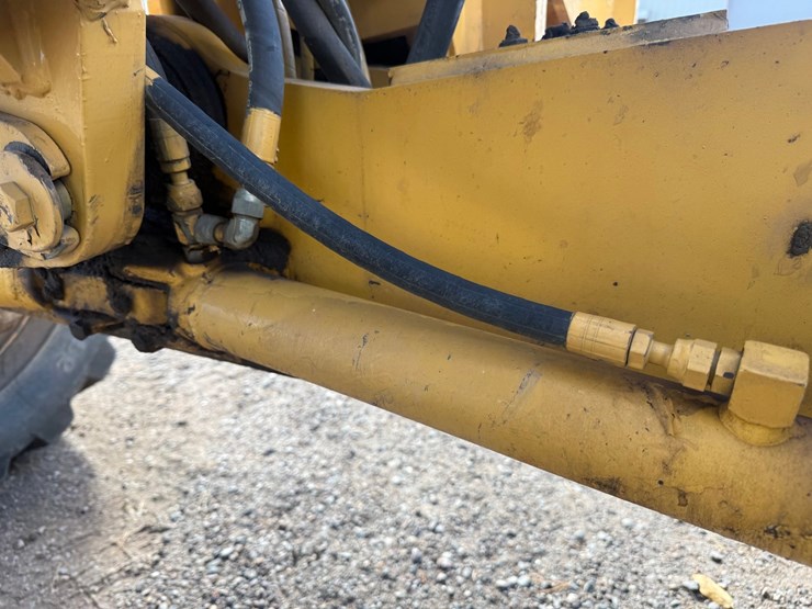 deere-672d-image-27