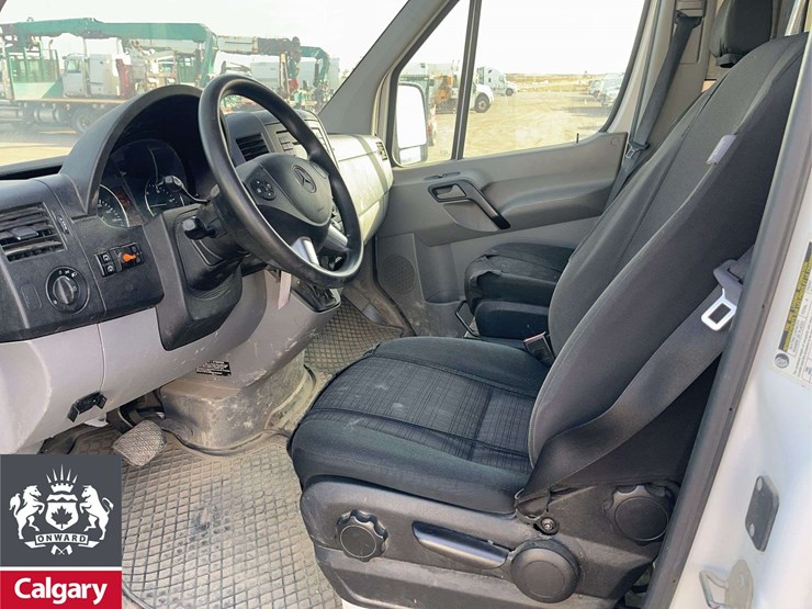 2016-mercedes-benz-sprinter-3500-image-13