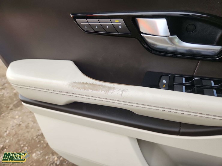 2015-land-rover-range-rover-evoque-image-34