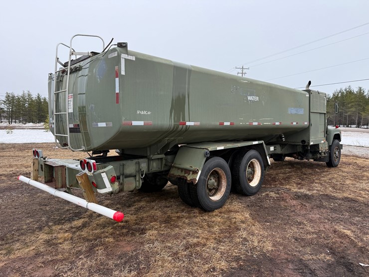 1984-mack-dm492s-image-5