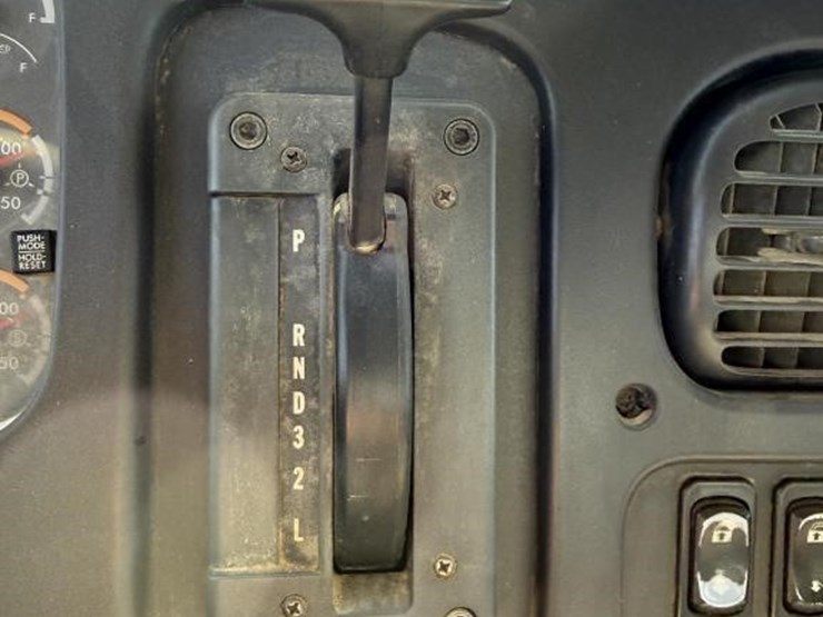 2016-freightliner-mechanics-truck-image-80