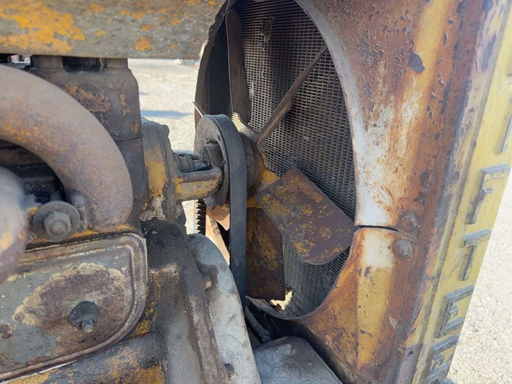 caterpillar-fifteen-image-21