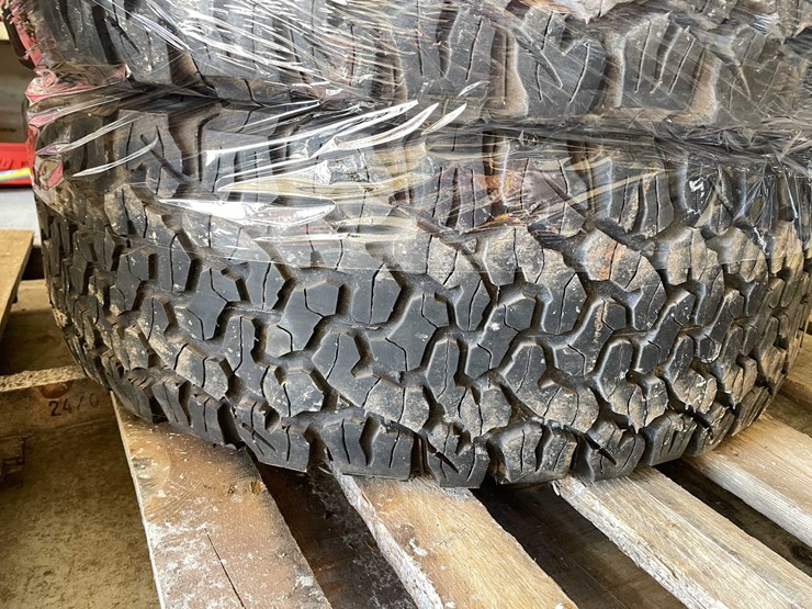 #1861-•-(4)-bf-goodrich-all-terrain-baja-champion-tires-image-7