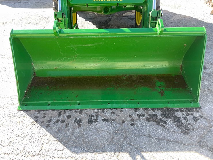 2024-john-deere-5075e-image-39